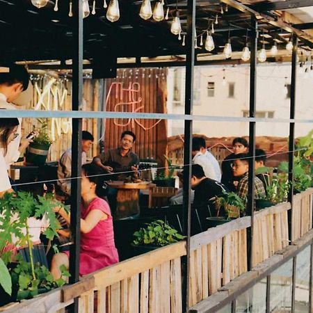 The Gk House Hostel, Ecolliving, Central City, Natural Wooden, Chill View Rooftop, Restaurant And Cocktail Bar Thành Pho Ho Chí Minh Esterno foto