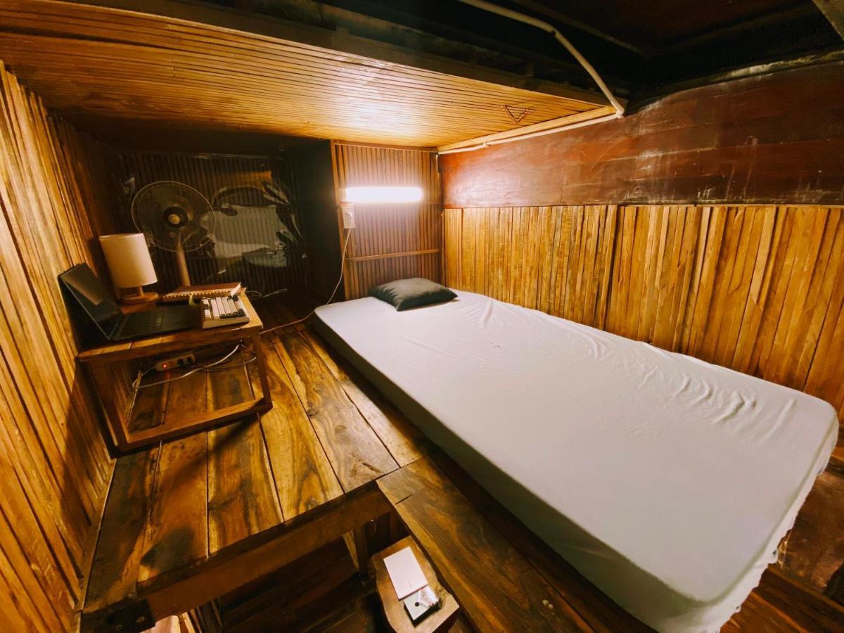 The Gk House Hostel, Ecolliving, Central City, Natural Wooden, Chill View Rooftop, Restaurant And Cocktail Bar Thành Pho Ho Chí Minh Esterno foto
