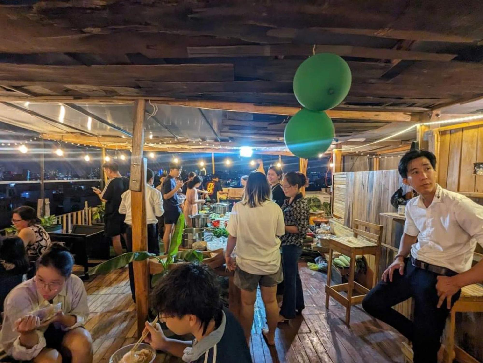The Gk House Hostel, Ecolliving, Central City, Natural Wooden, Chill View Rooftop, Restaurant And Cocktail Bar Thành Pho Ho Chí Minh Esterno foto